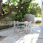 Διαμέρισμα Inaya *