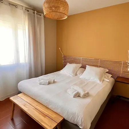 Inaya Apartment *