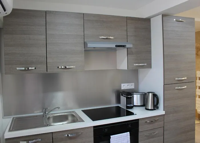 Inaya 锡富尔勒普拉日